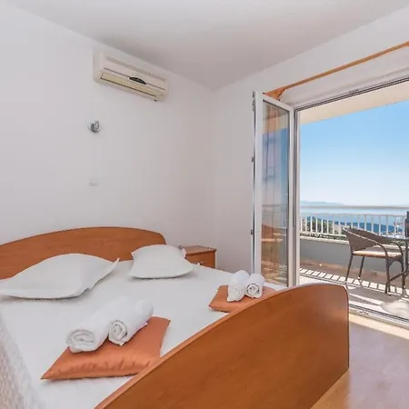 Violeta With Amazing Seaview ماكارسكا